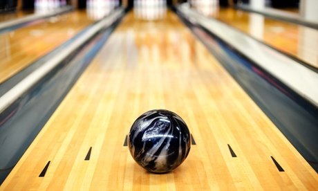 Für bis zu 12 Personen: 2 Stunden Bowling (einlösbar So.-Do.)