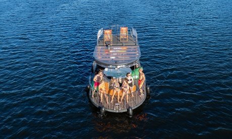 4 Std. Whirlpoolboot auf der Spree für bis zu 10 Personen (einlösbar Mi. - Fr.: 10 - 21:30 Uhr)