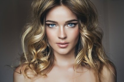 Nanoblading für die Augenbrauen inkl. Nachbehandlung nach 4 Wochen für 2 Personen