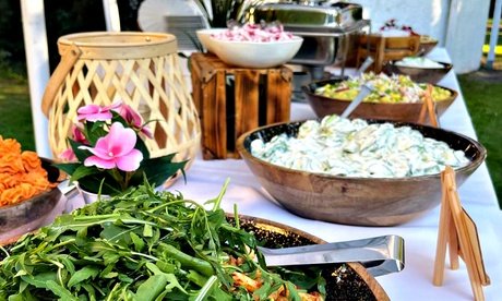 Gaumendisco Berlin: 3 Std. Buffet inkl. Getränkeflat & DJ ROBSN Live für 2 Personen