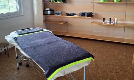 90 Min. Hot Stone Massage für den ganzen Körper einlösbar für 1 Person