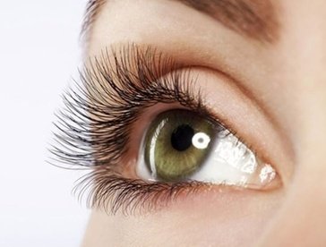 Inkl. Refill nach 3 Wochen: Wimpernverlängerung „Natural Look“ in der 1:1-Technik