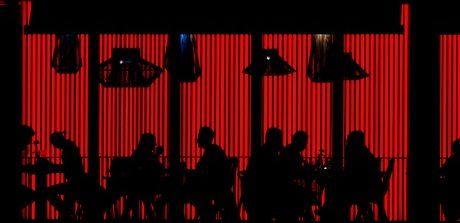 Für 4 Personen: Dinner in the Dark mit 3-Gänge-Menü nach Wahl inkl. 1 Glas Prosecco