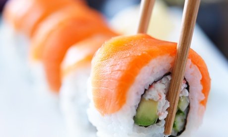 Sushi-Laufband für 2 Personen: 20 Teller nach Wahl