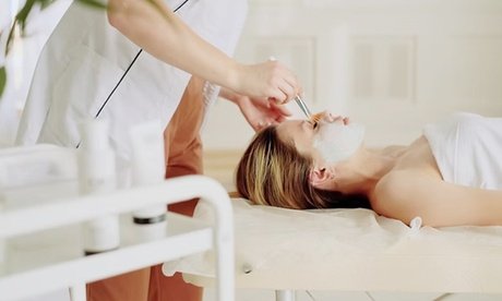 2 Aqua-Facial-Gesichtsbehandlungen à 60 Min. für 1 Person