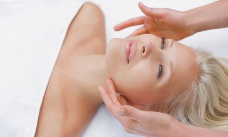 1 x 40 Min. Aqua-Facial-Gesichstbehandlung Luxury