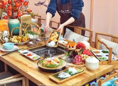 Für 4 Personen: Hotpot Menü mit Getränk nach Wahl inkl. 20 € Gutschein (einlösbar Mi. Do. & So.)