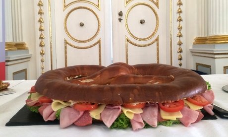 1x Herzhafte Breze nach Wahl zum Mitnehmen inkl. Getränk