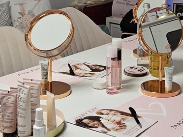 Für 2 Personen: Workshop Tages-Make-up inkl. typgerechter Hautpflege von Visagistin