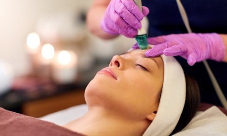 60 Min. Wohlfühlbehandlung mit Kopf- und Gesichtsmassage Dermaplaning Reinigung und Pflege für 1 Person