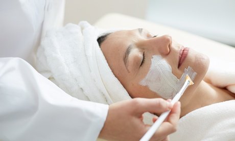 90 min. Anti-Aging Deluxe inkl. Wirkstoffampulle Microdrodermabrasion & Ionenlifting