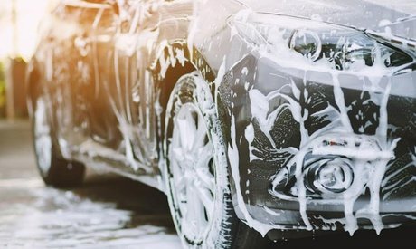 Basic Paket: Autoaufbereitung innen und außen