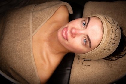 1 Gesichtsbehandlung à 60 min. mit Fruchtsäurepeeling für 1 Dame