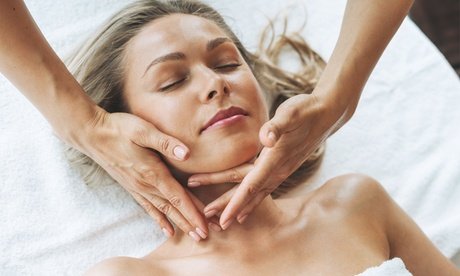 80 Min. Gesichtsbehandlung inkl. Massage für 1 Person