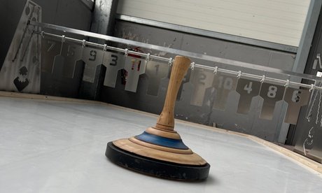 2 Std. Eisstockschießen (2 Bahnen) für bis zu 20 Personen inkl. 200 € Verzehrgutschein (einlösbar von Mi.-Do.)