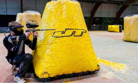 Für 4 Personen: 2 Std. Paintball-Bronzepaket mit 200 Paintballs pro Person