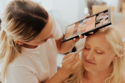 2 Personen - Freundinnen Workshop für ein Tages-Make-up inkl. Getränken