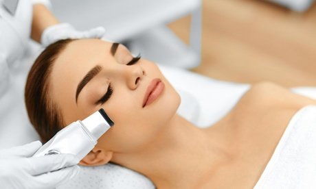 1x 60-80 Min. Aqua Facial oder manuelle Ausreinigung + Diamant-Mikrodermabrasion