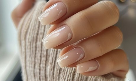 Kombi: Maniküre und Pediküre mit Nagellack