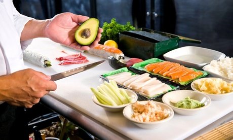 Sushi-Kurse bei Loli And Friends: ca.3 Std. Sushi-Kochkurs inkl. Getränke für 1 Person