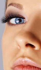 Wimpernverlängerung mit 2D-Technik (Neuanlage) und bis zu 150 Wimpern pro Auge