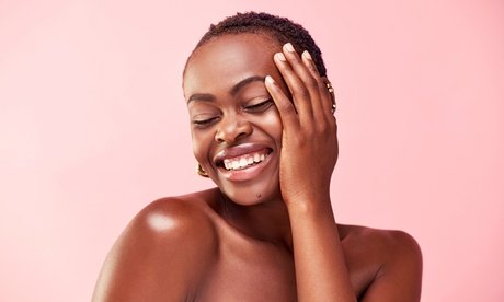 90-120 Min. Nicht-invasive Gesichtsbehandlung mit 15 Kollagen-Fäden für 1 Person