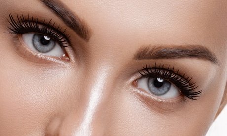 Augenbrauen-Lifting inkl. Färben und Korrektur für 1 Person