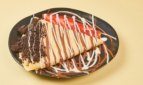 Inkl. 2 Getränke nach Wahl: 2x Crêpes nach Wahl – je 2x Soßen 2x Toppings 1x Frucht