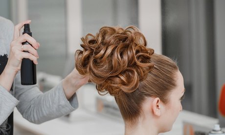 Für 2 Personen: 60 Min. Workshop für Hochsteckfrisuren
