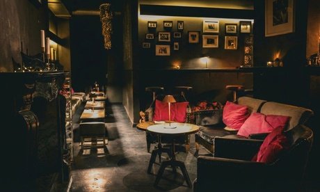 Für 1 Person: Cocktail nach Wahl inkl. begleitendem Bar-Snack