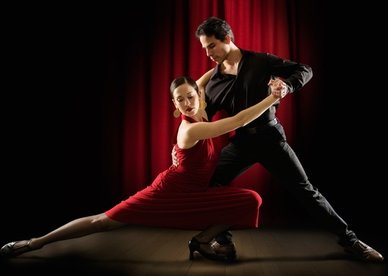 Salsa-Tanzkurs mit 4 Einheiten à 90 Minuten für 1 Person (Kurse von Anfänger bis Profis)