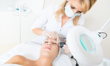 Gesichtsbehandlung mit Microneedling für 1 Person