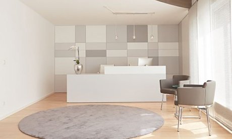 45 Min. Jet-Peel-Gesichtsbehandlung mit Hyaluronmaske & 1 Glas Prosecco für 1 Person