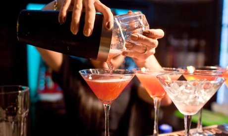 Für 1 Person: Jumbo Cocktail nach Wahl inkl. Nacho-Teller