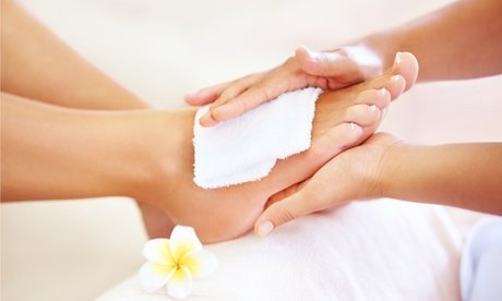 55 Min. Intensive Pediküre inkl. Lack für 1 Person