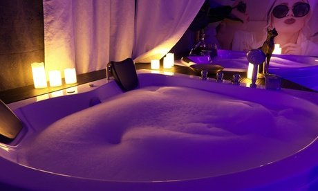 Für 4 Pers.: 2 Std. Private Spa Relax inkl. Rücken-Massage und Sekt (Einlösbar Di.-Fr.)