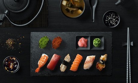 Für 2 Personen: 2 Sushi oder Maki Platten nach Wahl