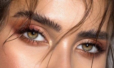 Lashlifting und Browlifting inkl. Färben und Zupfen der Augenbrauen für 1 Person