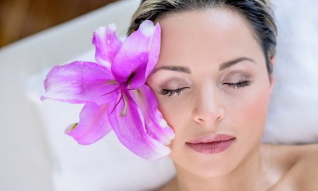 80 Min. Aqua-Facial-Behandlung inkl. Kristall-Mikrodermabrasion für 1 Person