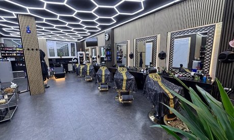 Waschen Schneiden und Föhnen + bis zu 30 Strähnen für alle Haarlängen