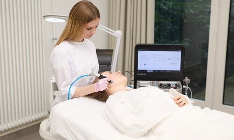 Ca. 60 Min. Diamant Mikrodermabrasion inkl. Wirkstoffampulle mit Hyaluron für 1 Person