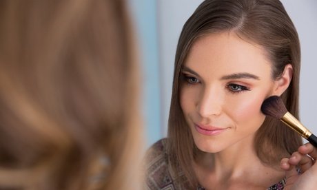 Für 2 Personen: 2 Std. Tages-Make-Up-Workshop inkl. Getränken