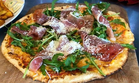 Für 2 Personen: Je 1 Hauptgericht nach Wahl: Pizza Pasta Auflauf oder Salat zum Mitnehmen