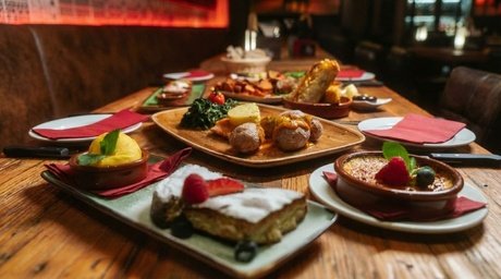 6 Premium-Tapas nach Wahl inklusive Salsa und Brot für 2 Personen