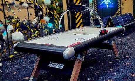 Für 4 Personen: Tageseintritt für die Gaming-Area von WUTTRAUM (einlösbar Mo. - Do.: 10 - 22 Uhr)