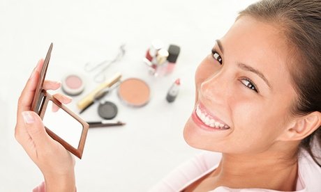 Individuelle Make-up-Schulung für 1 Person inklusive Begrüßungsdrink (ca. 1 Stunde)