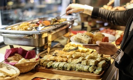 Für 4 Personen: Mediterraner Sonntagsbrunch (einlösbar So. von 10 - 15 Uhr)