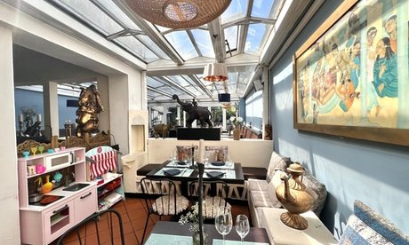 Für 4 Personen: 3-Gänge-Menü (1 Vorspeise + 1 Hauptgericht nach Wahl + indisches Dessert)