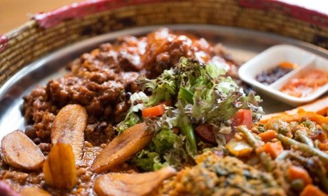 Für 2 Personen: 3-Gänge-Menü mit Maedi-Mix-Platte (gültig So.-Do.)