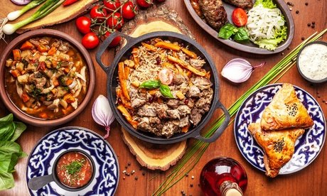 Für 4 Personen: Indisches Spezial-Menü nach Wahl mit Mango Lassi (zum Mitnehmen)